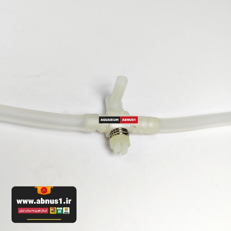  شیر حرفه‌ای تنظیم فشار پمپ هوا آکواریوم DRAGON، انتخابی دقیق برای کنترل جریان هوای خروجی از پمپ و تطبیق کامل با نیازهای فیلتر، هنگان یا دیفیوزر شماست. این شیر با اندازه حدود ۳ سانتی‌متر، دارای یک سر دایس برای فیت شلنگ و یک سر دیگر زائده‌دار برای کیپ کردن محکم است. همچنین فنر محکم‌کننده داخلی و واشر ایزوله‌کننده دارد که از نشتی هوا جلوگیری می‌کند و فشار را ثابت نگه می‌دارد. نصب آسان، کیفیت بالا و دقت تنظیم، این شیر را به گزینه‌ای حرفه‌ای برای آکواریوم‌های خانگی و نیمه‌حرفه‌ای بدل کرده‌ است.