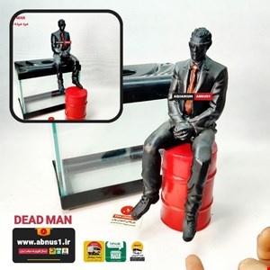 مجسمه لبه نشین مرد مرده بادیگارد