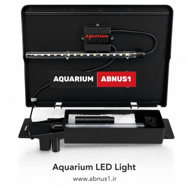  تصویر چراغ خطی LED آکواریوم دلسا مدل K500 با طراحی باریک و حرفه‌ای، مجهز به ماژول کامل برق و آداپتور استاندارد. این نور RGB دارای LED های سفید، آبی، قرمز و سبز بوده و با لمس قسمت فنری روی ماژول، رنگ نور تغییر می‌کند. طول چراغ ۳۸ سانتی‌متر است و به‌صورت فابریک برای آکواریوم‌های دلسا طراحی شده اما قابلیت نصب روی تمامی آکواریوم‌های هم‌سایز را دارد.